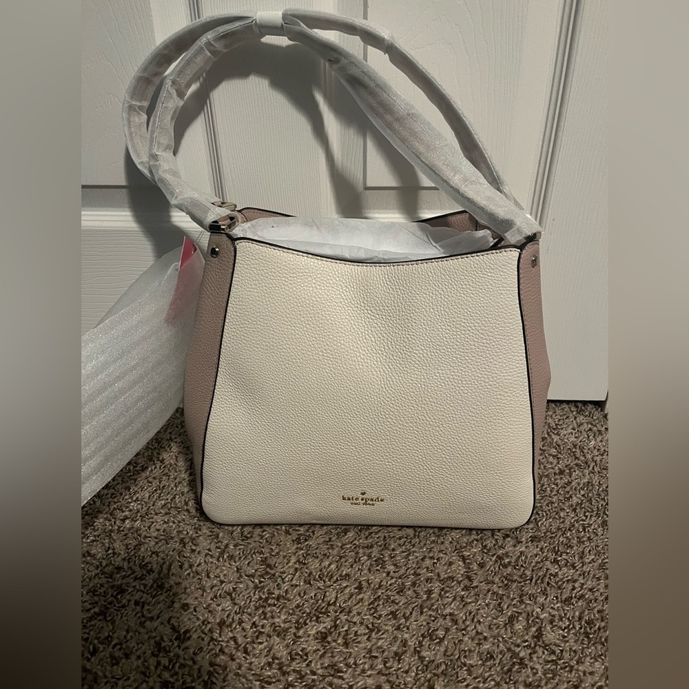 Kate Spade Leila Medium triple compartment shoulder bag